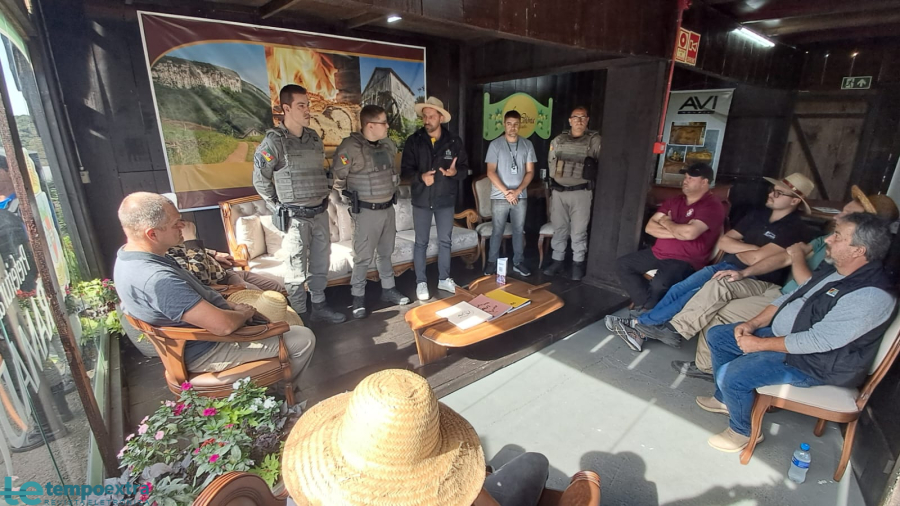  Produtores Rurais de Gramado Recebem Orientações de Segurança na 34ª Festa da Colônia.