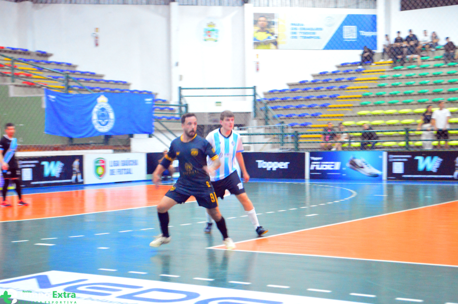 Equilíbrio, expulsões e decisões pontuais marcam mais uma noite do futsal em Gramado