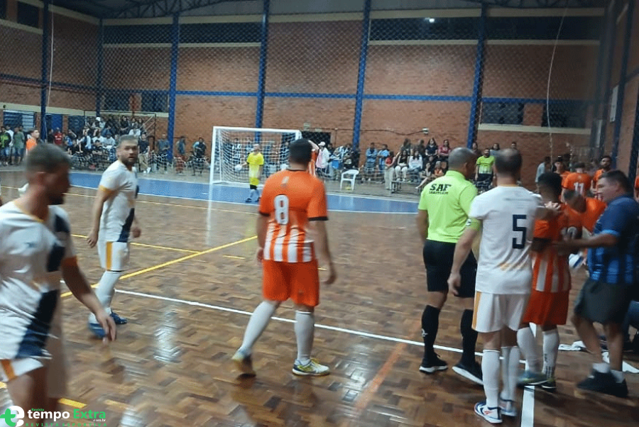 NOITE DE EMOÇÕES, EXPULSÕES E VIRADAS MARCA A 5ª RODADA DO FUTSAL DE CANELA.
