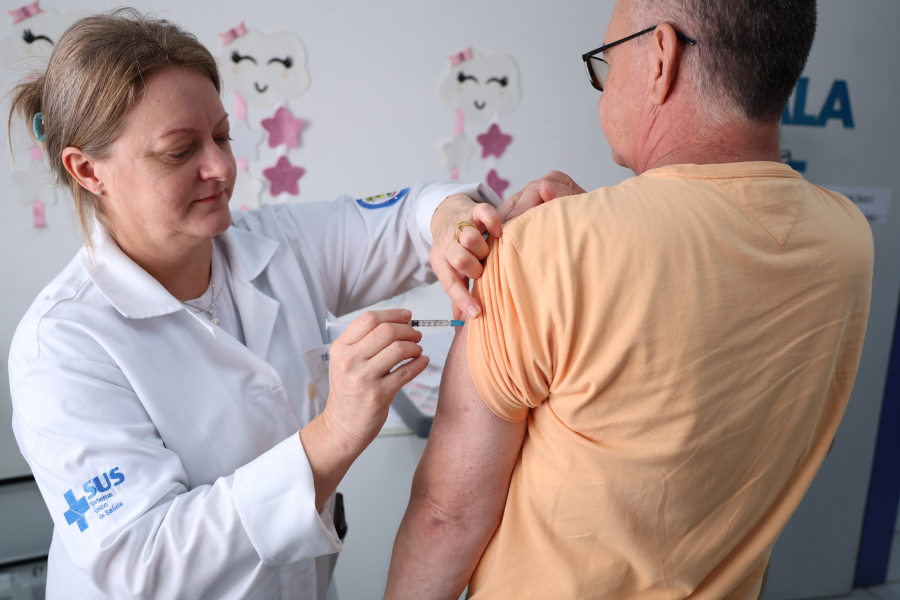 Frio aumenta alerta e Canela reforça vacinação contra a gripe